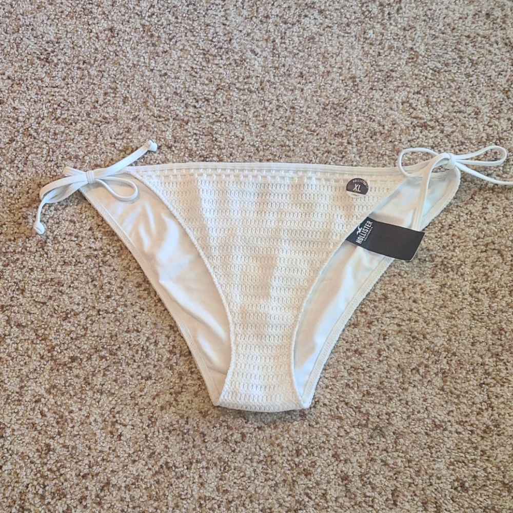 CCO⬇️ Hollister white crochet bikini bottom
